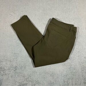 Lululemon khaki green trousers relaxed fit Size 40 Men’s 0500